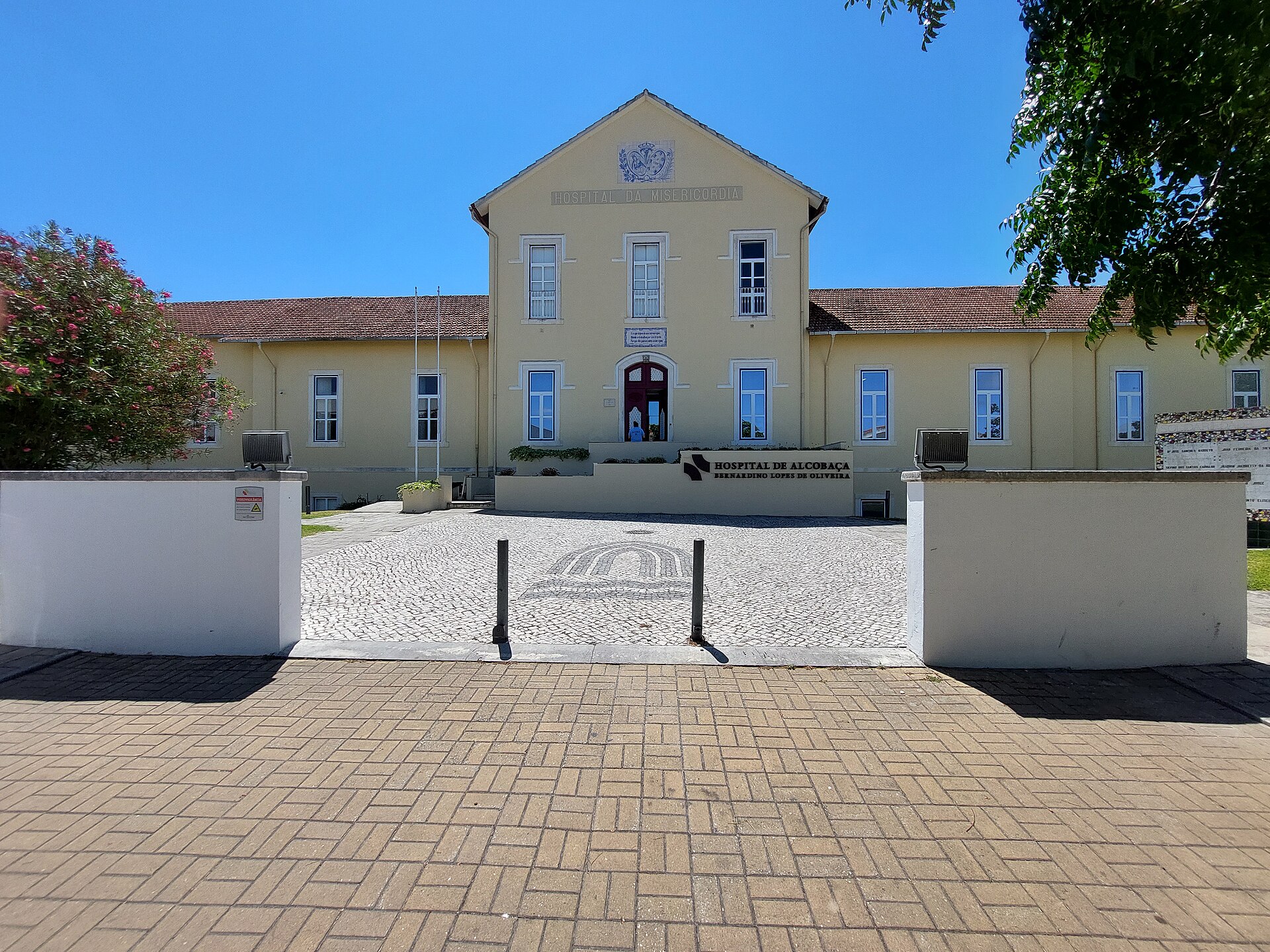 Imagem de referência relacionada a Hospital Bernardino Lopes de Oliveira, item descrito como hospital público em Alcobaça, Portugal