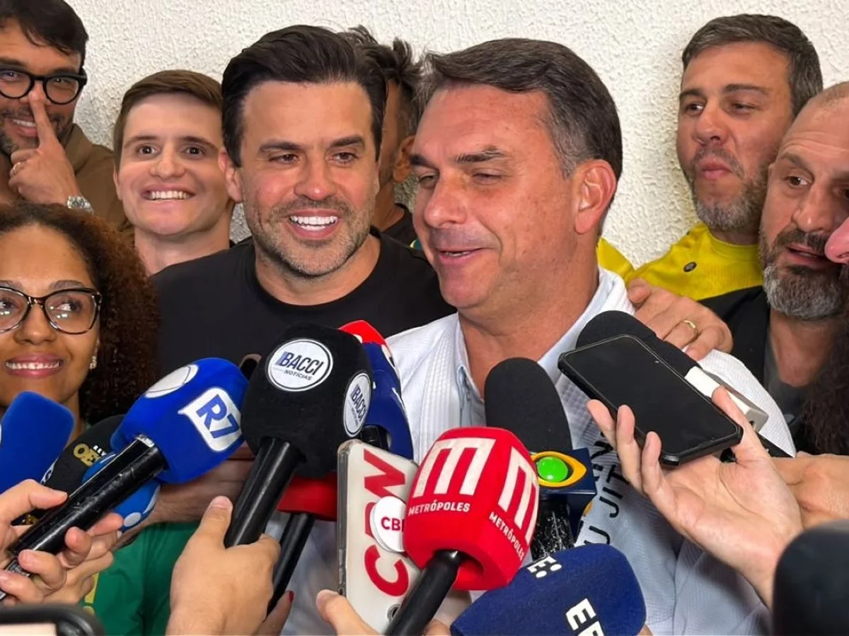 Flávio Bolsonaro diz que abre mão de reeleição: "Só preciso de um mandato"