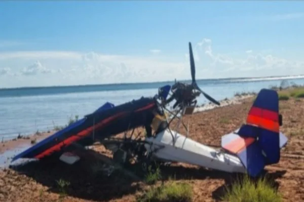 Aeronave caiu no Tietê por usar peças de carro e fita isolante, aponta FAB
