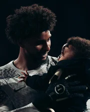 Thiaguinho agradece Hugo, do Corinthians, por entrar com seu filho em campo - imagem 4