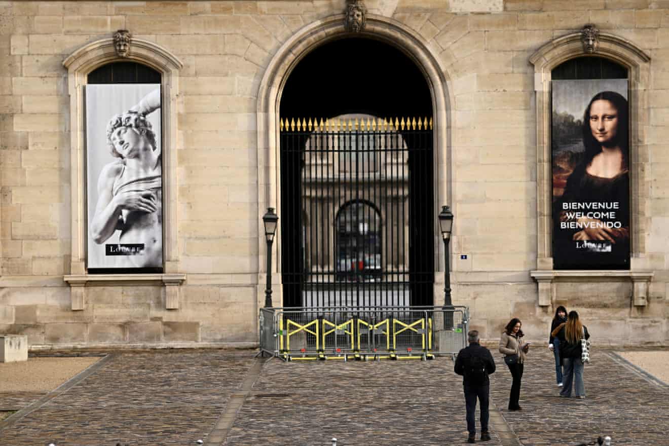 Grandes protestos em Paris e outras cidades francesas desafiando Macron – em fotos