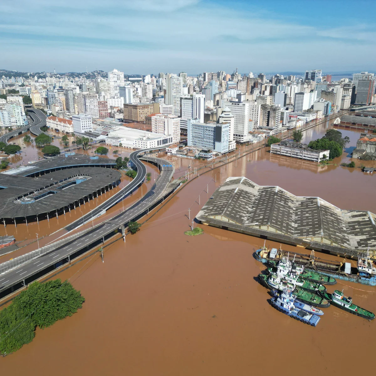 Chuvas deixam Rio Grande do Sul sob alerta vermelho com risco de inundações