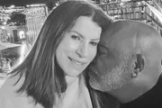 Viúva desabafa sobre a morte de Rick, dupla de Renner: "Aceitar na marra"