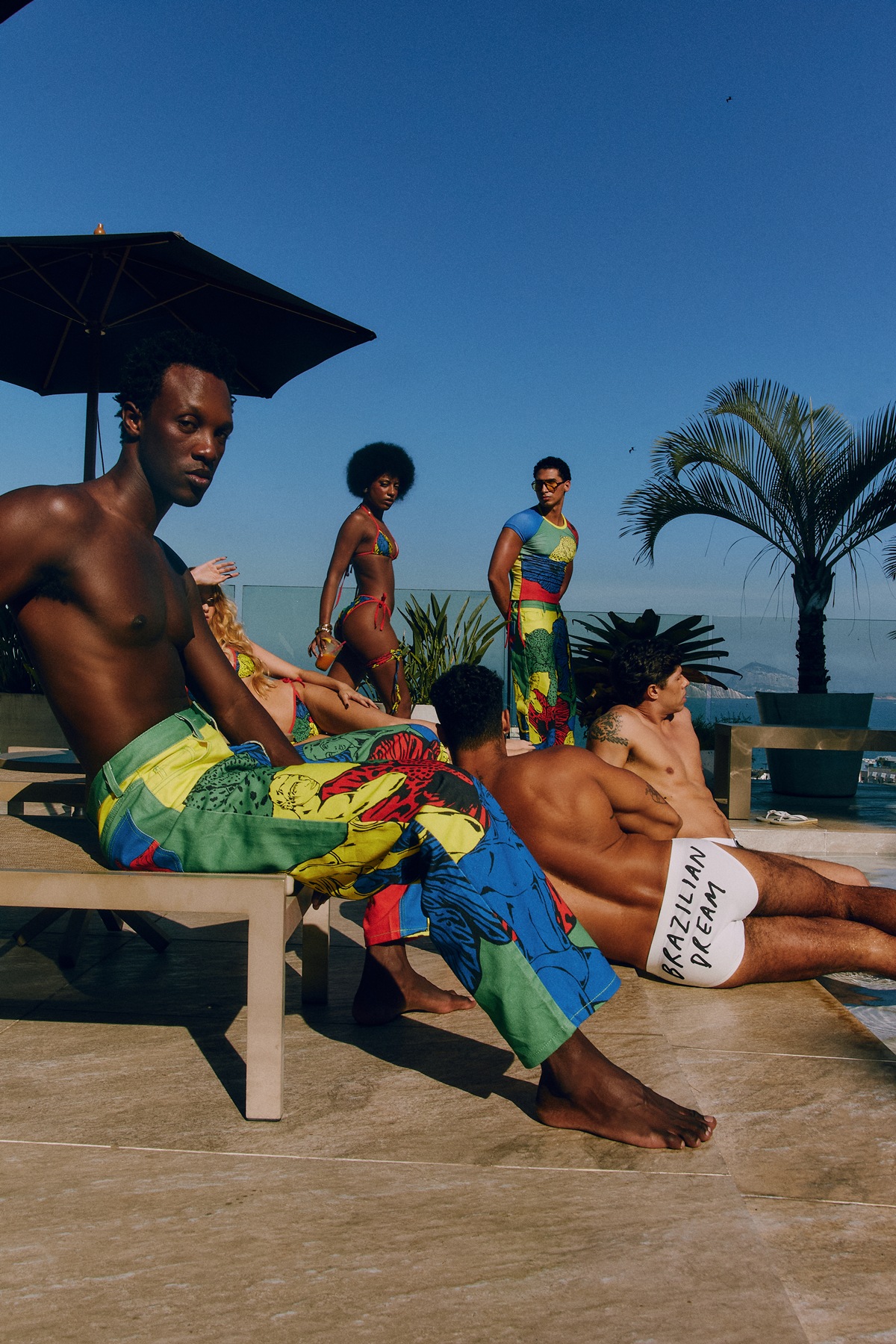 Leonardo Loreto e Patrick Church celebram o Brasil em coleção de beachwear