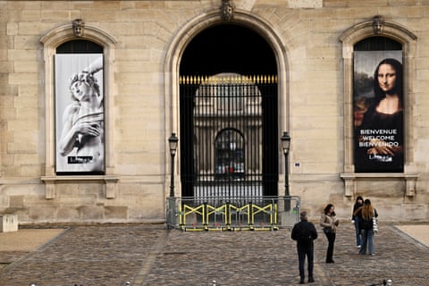 Grandes protestos em Paris e outras cidades francesas desafiando Macron – em fotos