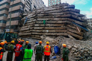 Eastleigh building collapse: 20 people still missing as police track phone signals