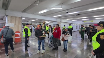 ¿Qué está pasando en el Metro y Metrobús hoy 26 de octubre? Reportan retrasos en línea 7 del metro tras realizar retiro de un tren