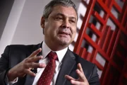 Deputado Lindbergh Farias foi intimado a prestar explicações sobre denúncia de estupro contra vice de Flávio
