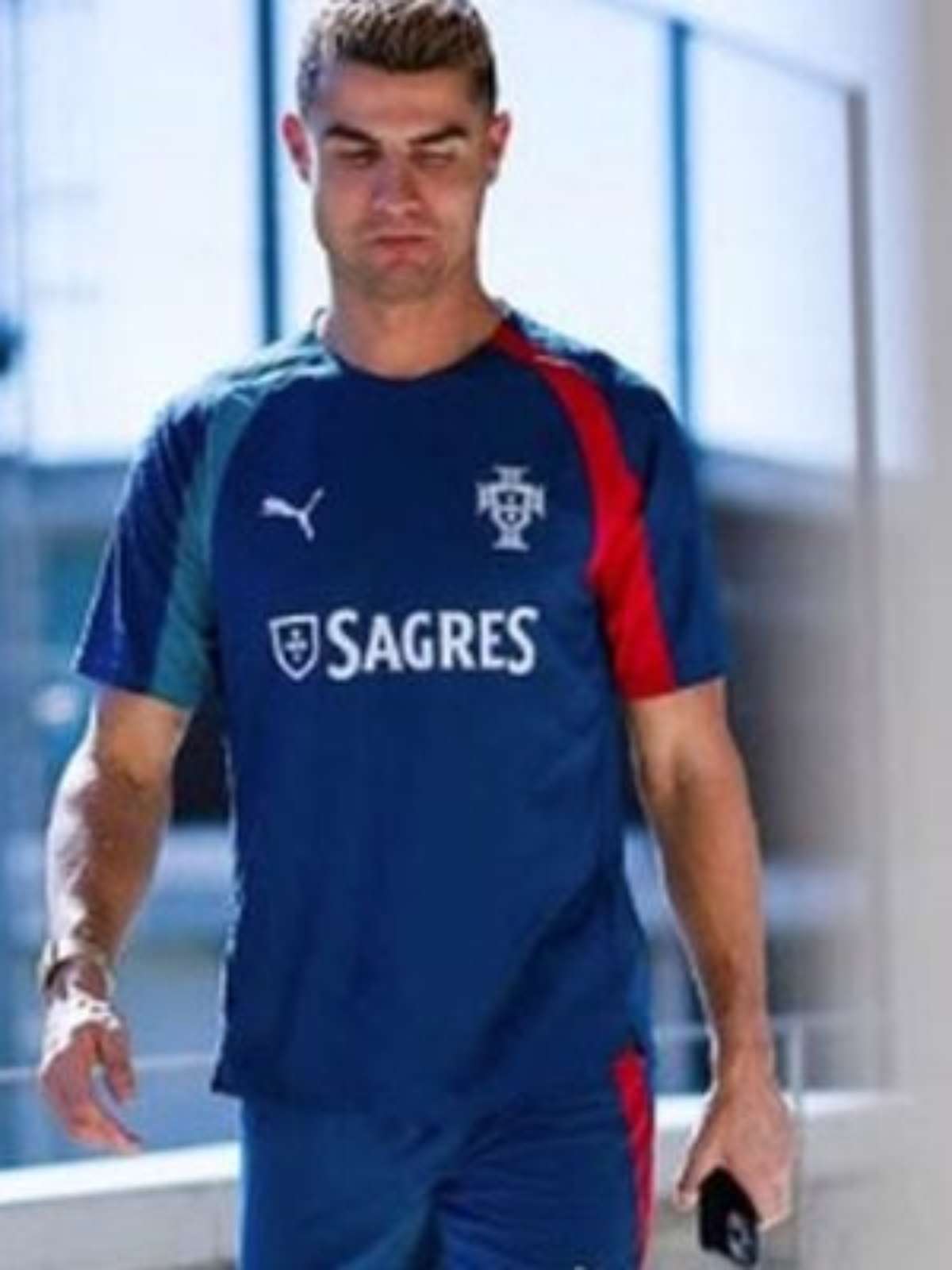 Cristiano Ronaldo é suspenso preventivamente por abandonar a seleção