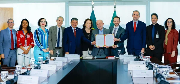 Começa pagamento do Bolsa Família com reajuste; veja valores e calendário - destaque galeria