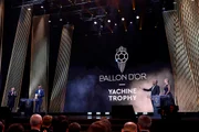 Bola de Ouro é uma das premiações anuais de melhor jogador do mundo.