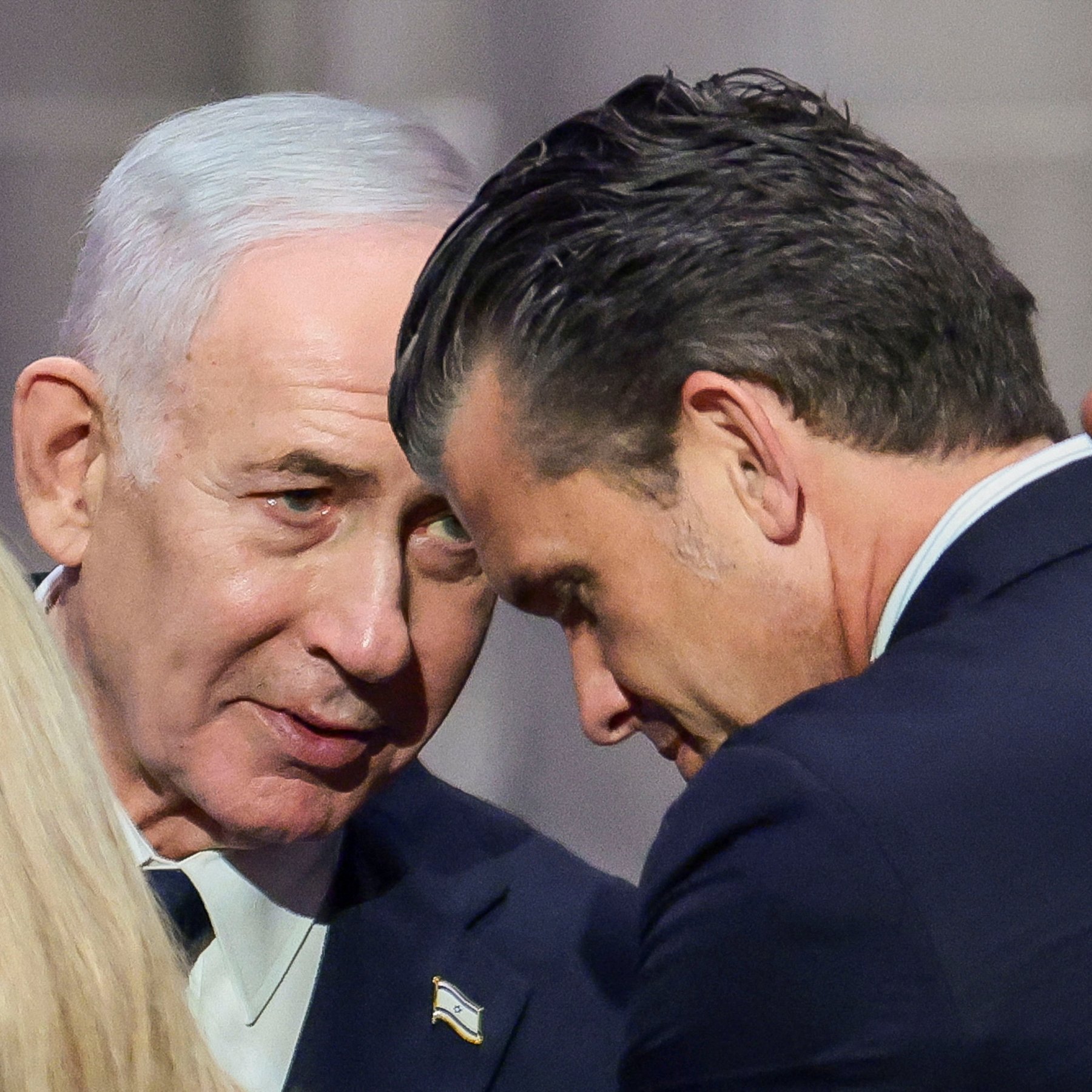 Hegseth encontra Netanyahu em visita não anunciada à Israel