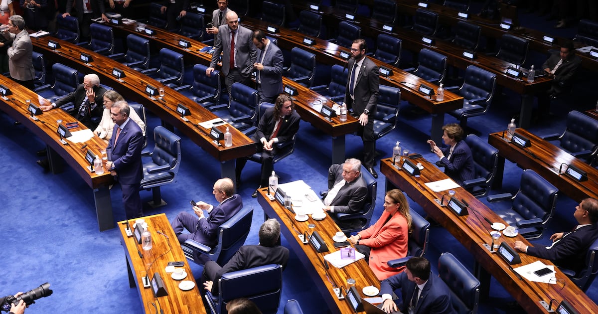 Redução da maioridade penal pode exigir novas regras para aplicação de penas, dizem juristas
