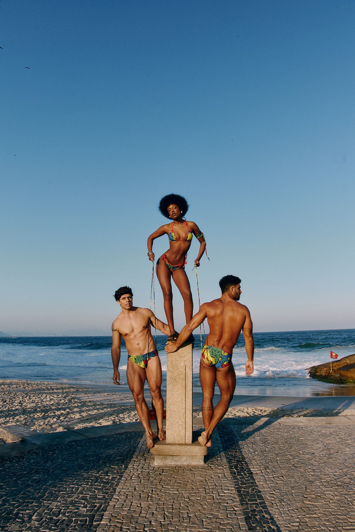 Leonardo Loreto e Patrick Church celebram o Brasil em coleção de beachwear