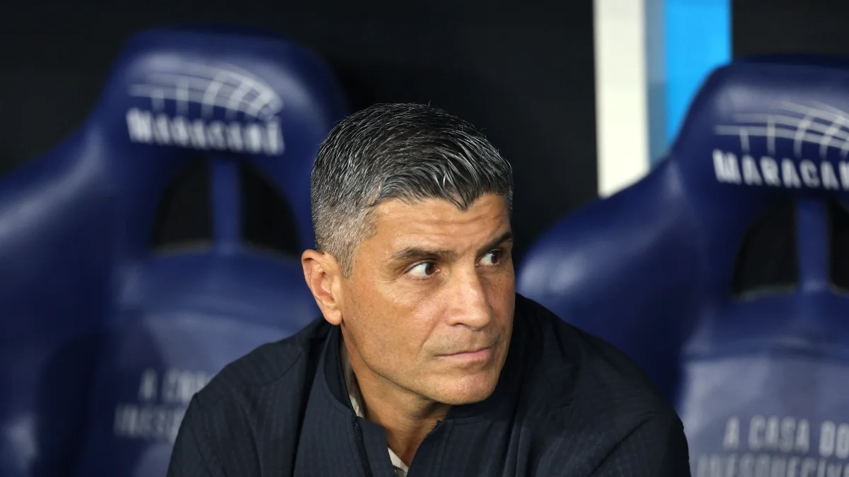 Pedro Emanuel reconhece erro de Léo Jardim, mas diz: "Não vou abandonar"