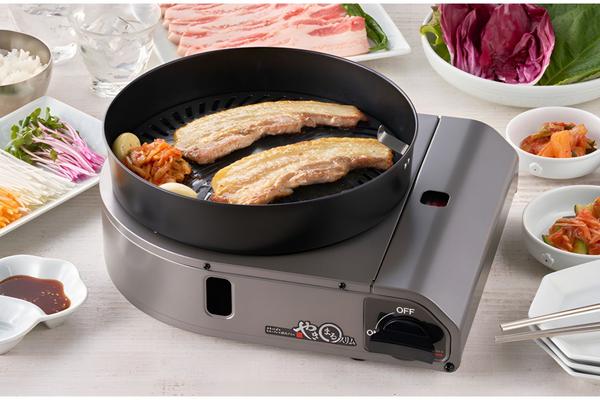 煙がほぼ出ない、油もはねない、コンパクト。おうち焼肉の救世主が過去最安