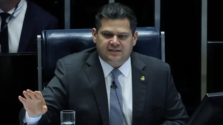 Senado aprova fim da escala 6×1; jornada semanal cairá para 40 horas