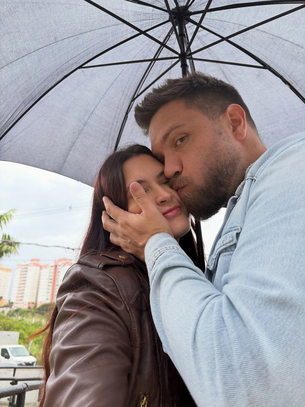 Filha de Fátima Bernardes e William Bonner se declara ao namorado com quem mora junto: 'Me trata tão bem'