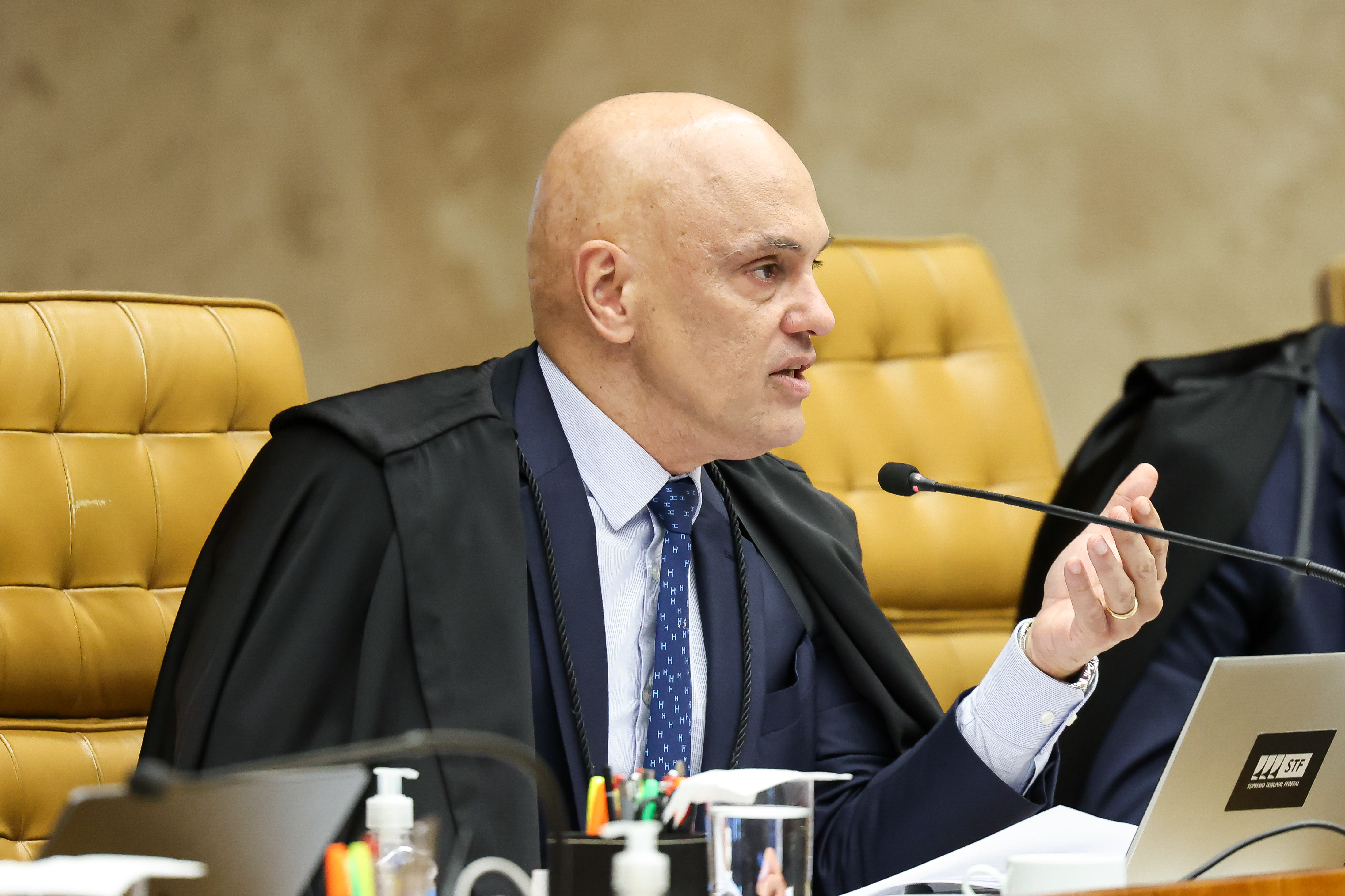 Moraes cita organização criminosa ‘sofisticada’ ao mandar prender deputado eleito do RJ