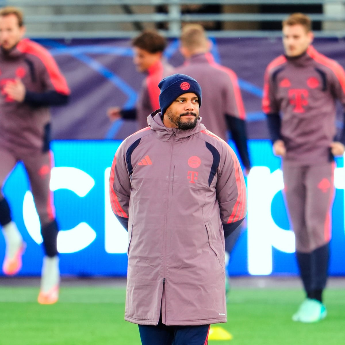 Vincent Kompany ficará ausente por 'semanas, não dias' com tratamento para vírus, dizem o Bayern de Munique