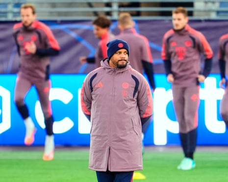 Bayern Munich's head coach Vincent Kompany at a training session