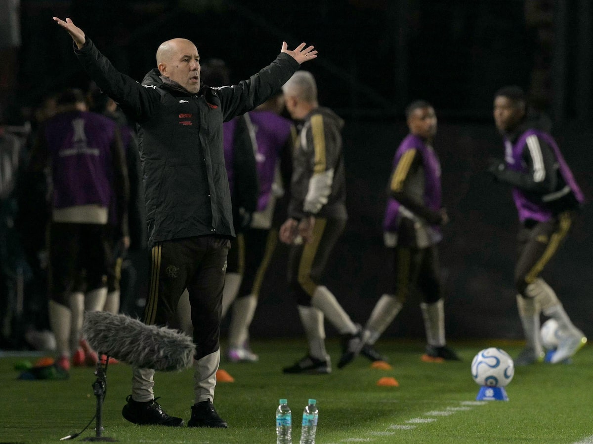 Jardim reclama dos critérios da arbitragem em empate do Flamengo: ‘Queremos que apitem bem’