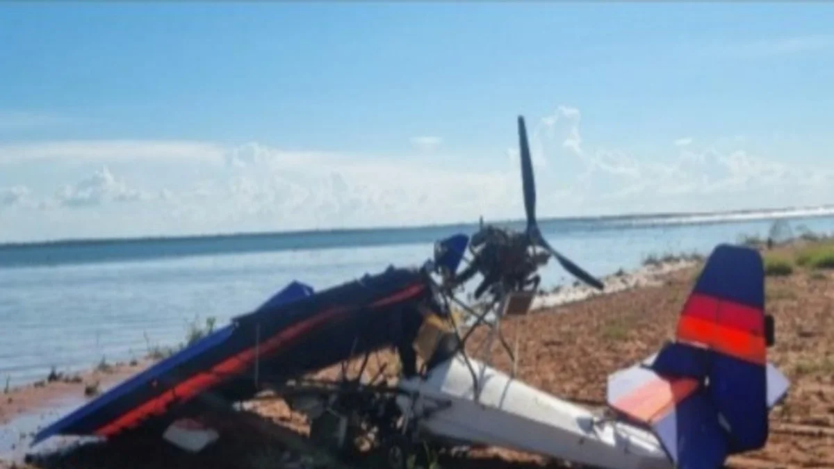 Aeronave caiu no Tietê por usar peças de carro e fita isolante, aponta FAB