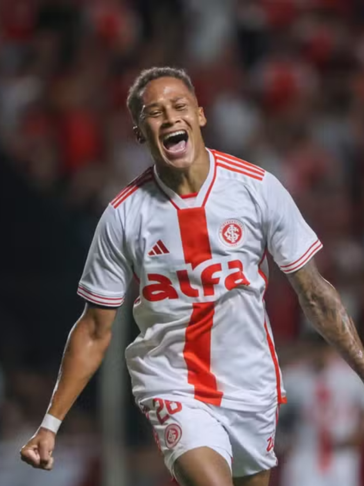 Contra o Corinthians, Vitinho, do Internacional, faz gol mais rápido do Brasileirão
