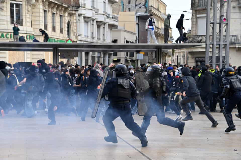 Grandes protestos em Paris e outras cidades francesas desafiando Macron – em fotos