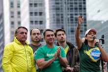 Lula busca aliados jovens e traça nova rota da campanha; Flávio fideliza apoio do centro