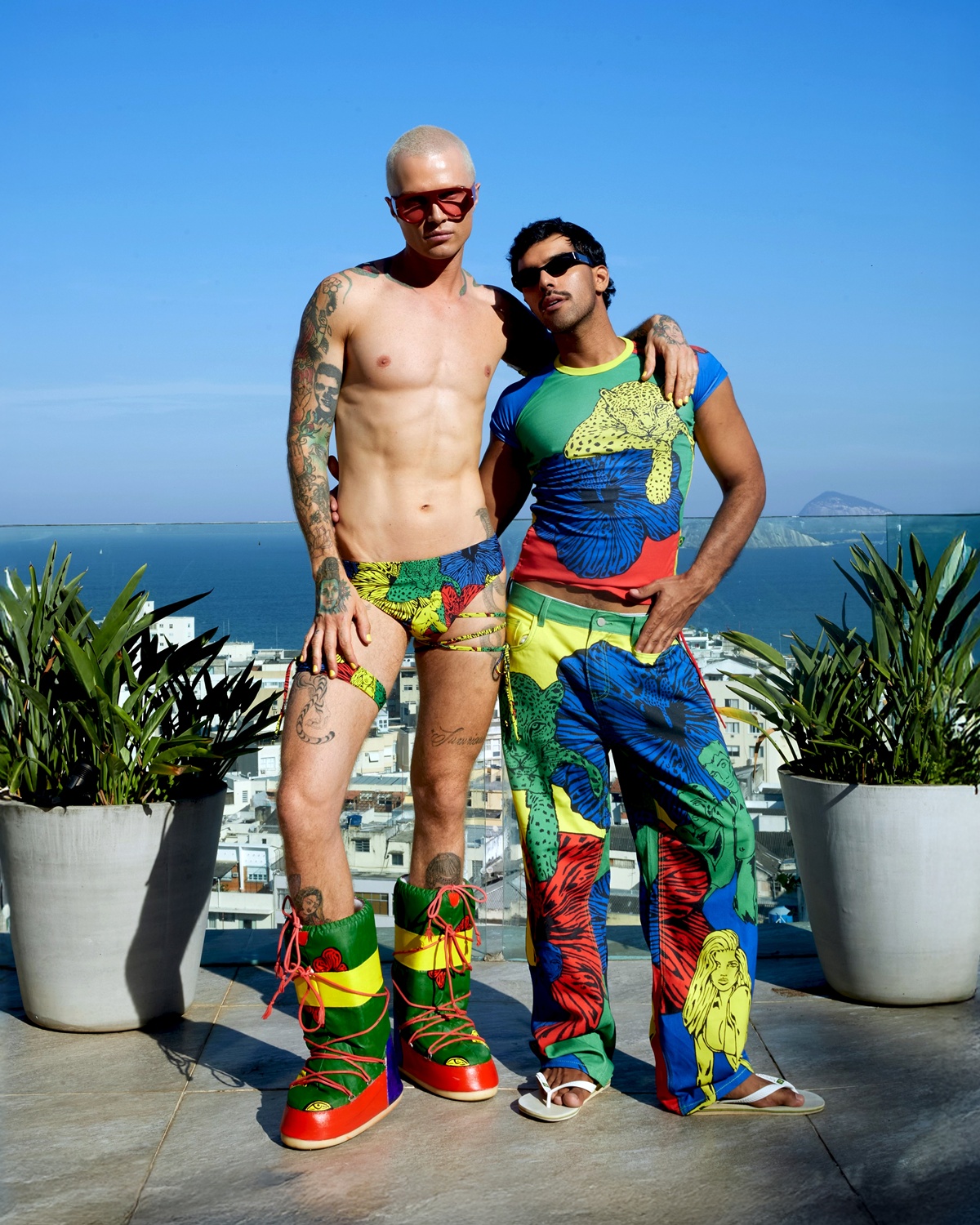 Leonardo Loreto e Patrick Church celebram o Brasil em coleção de beachwear